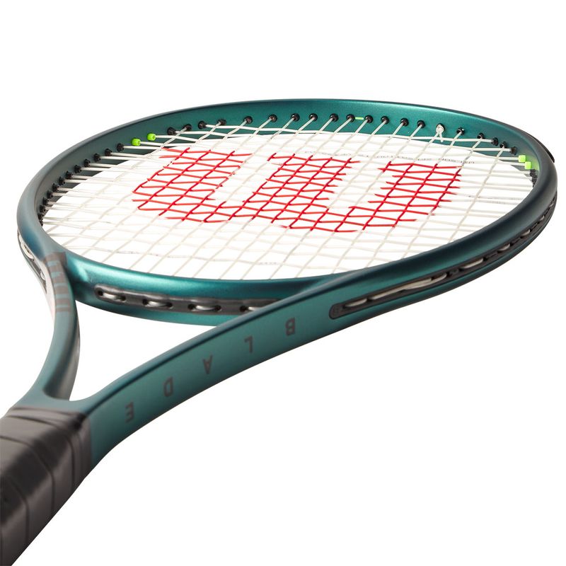 Wilson Blade 98 16x19 v9 Tennis Racquet
